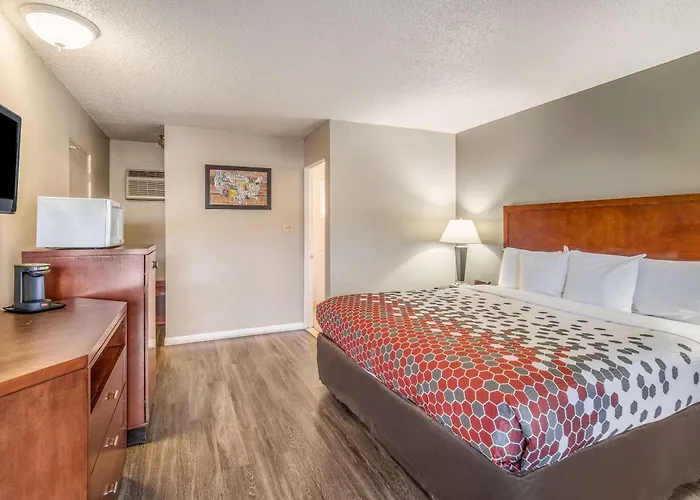 Econo Lodge Inn & Suites Yreka